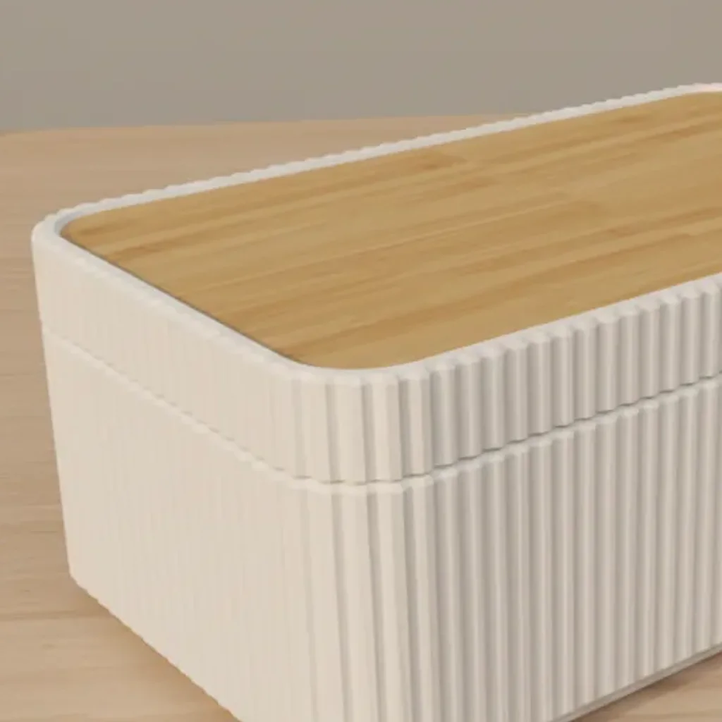 Detailansicht der geriffelten Wand und des Bambusdeckels